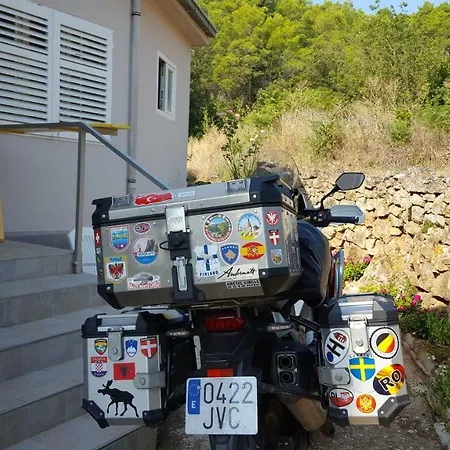 Authentic Hvar Vrbanj